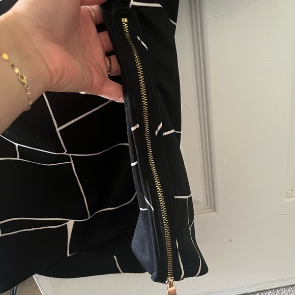 Vince Camuto black and white top - Picture 3 of 5